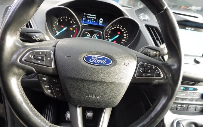 Ford Kuga cena 60900 przebieg: 174500, rok produkcji 2017 z Oborniki małe 172
